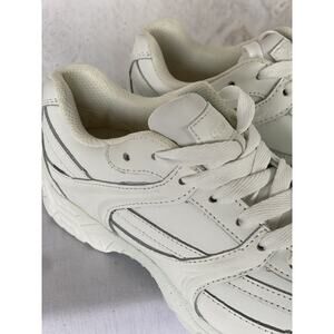 Genuine Grip Women's Slip Resistant Lace Up Sneakers Work Shoes White Size 9 NWT